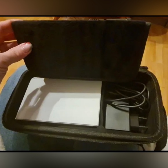 Nintendo switch Carrying Case - Picture 2 of 4